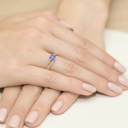 Pierścionek złoty z Tanzanitem 0,50ct i Brylantami - próby 585. W-0084TAN